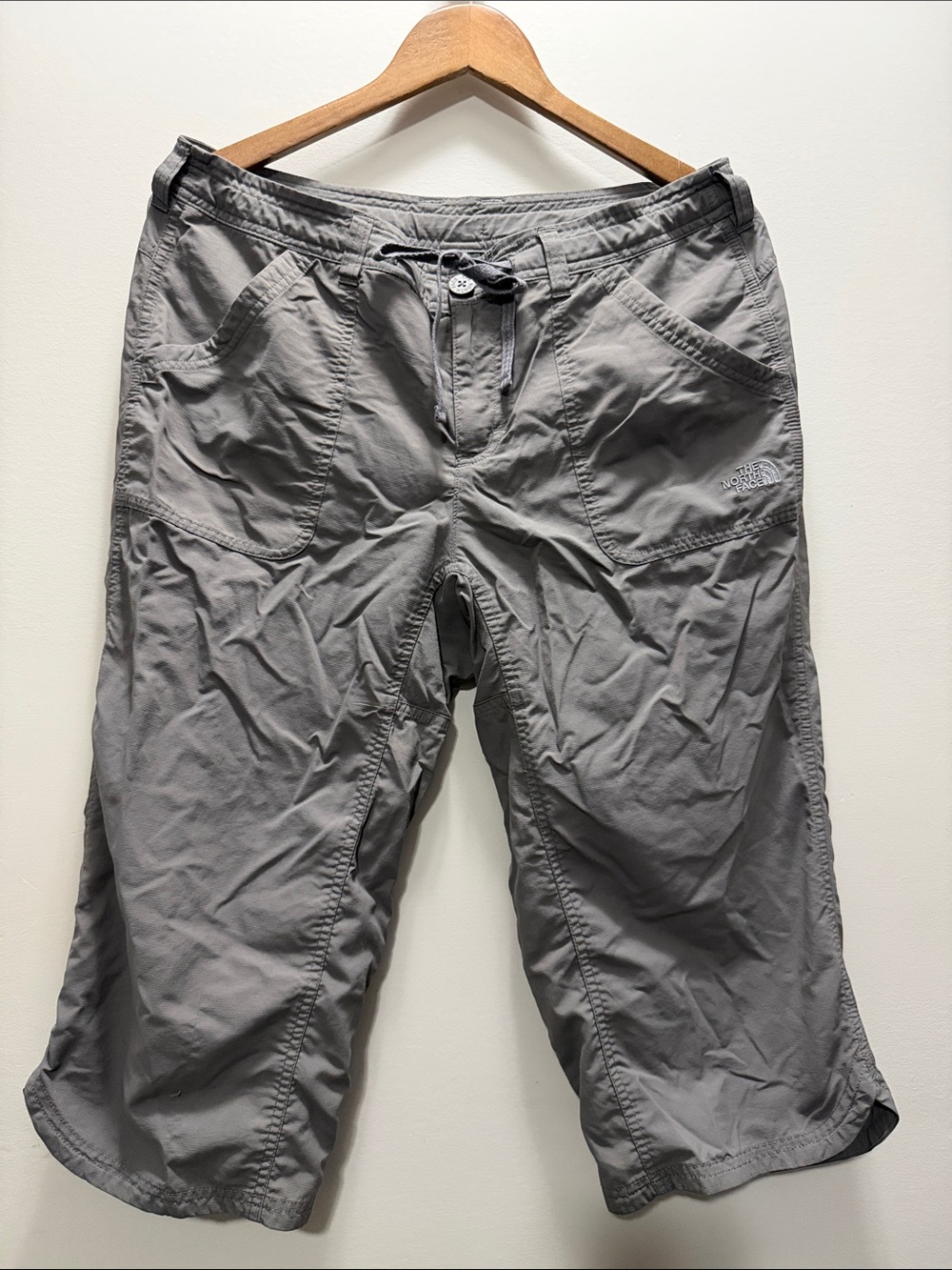 The North Face Women’s Gray Cargo Crop Pants Size US 12